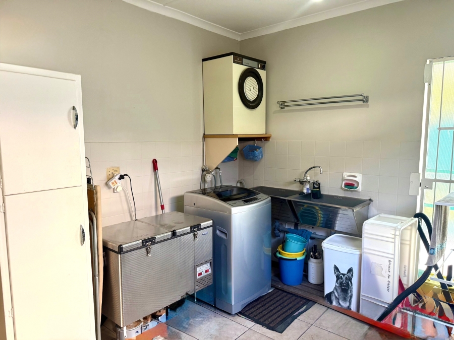 4 Bedroom Property for Sale in Amandelrug Western Cape
